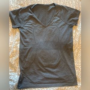 Woman’s lululemon shirt